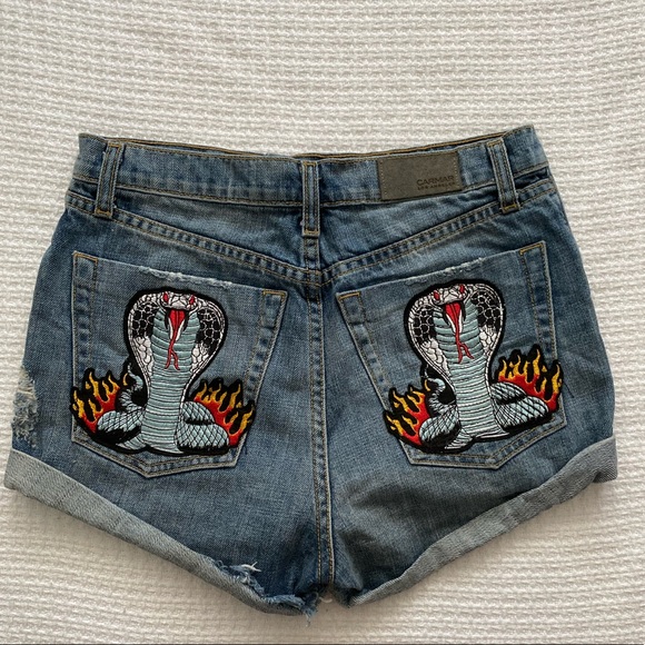 ⚡️SOLD⚡️ LF Carmar Snake Patch Shorts - Picture 3 of 4